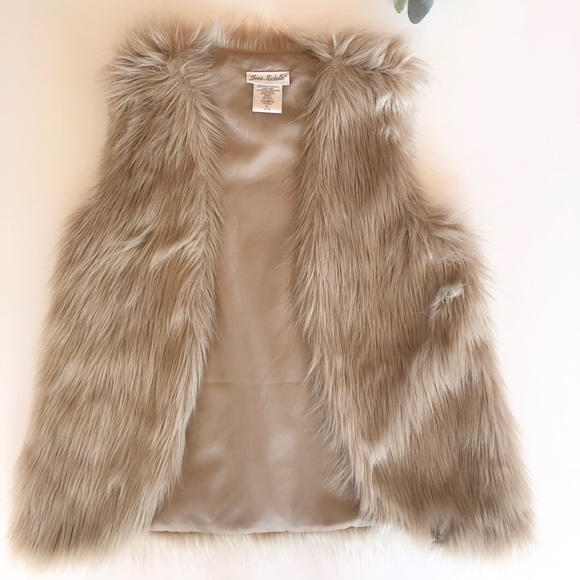 Jona Michelle Faux Fur Vest - Picture 4 of 7
